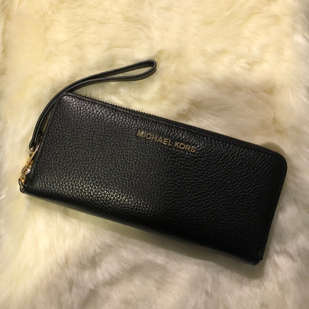 MICHAEL KORS Jet Set Travel Continental Wristlet